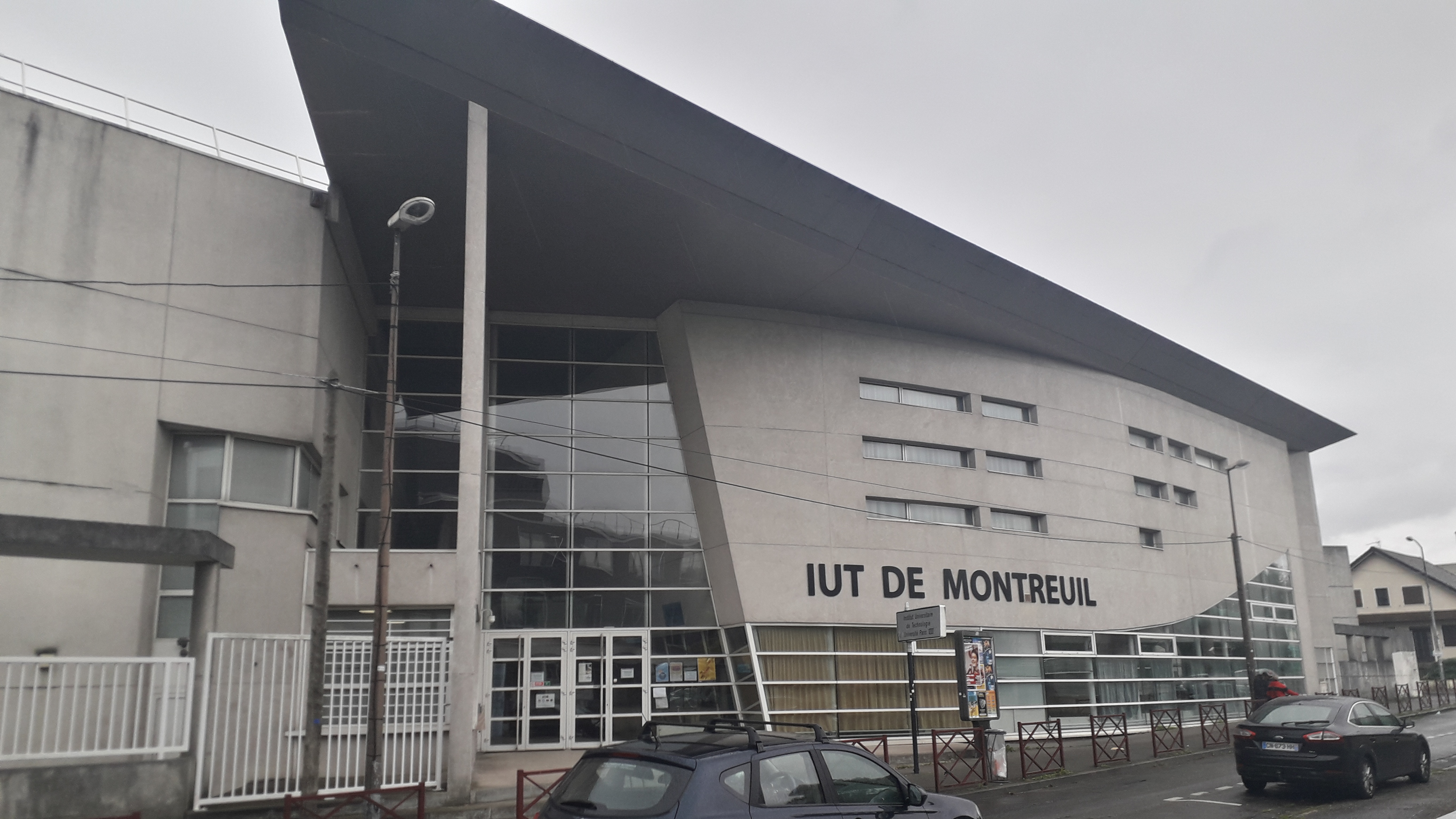 Facade de l'IUT de Montreuil